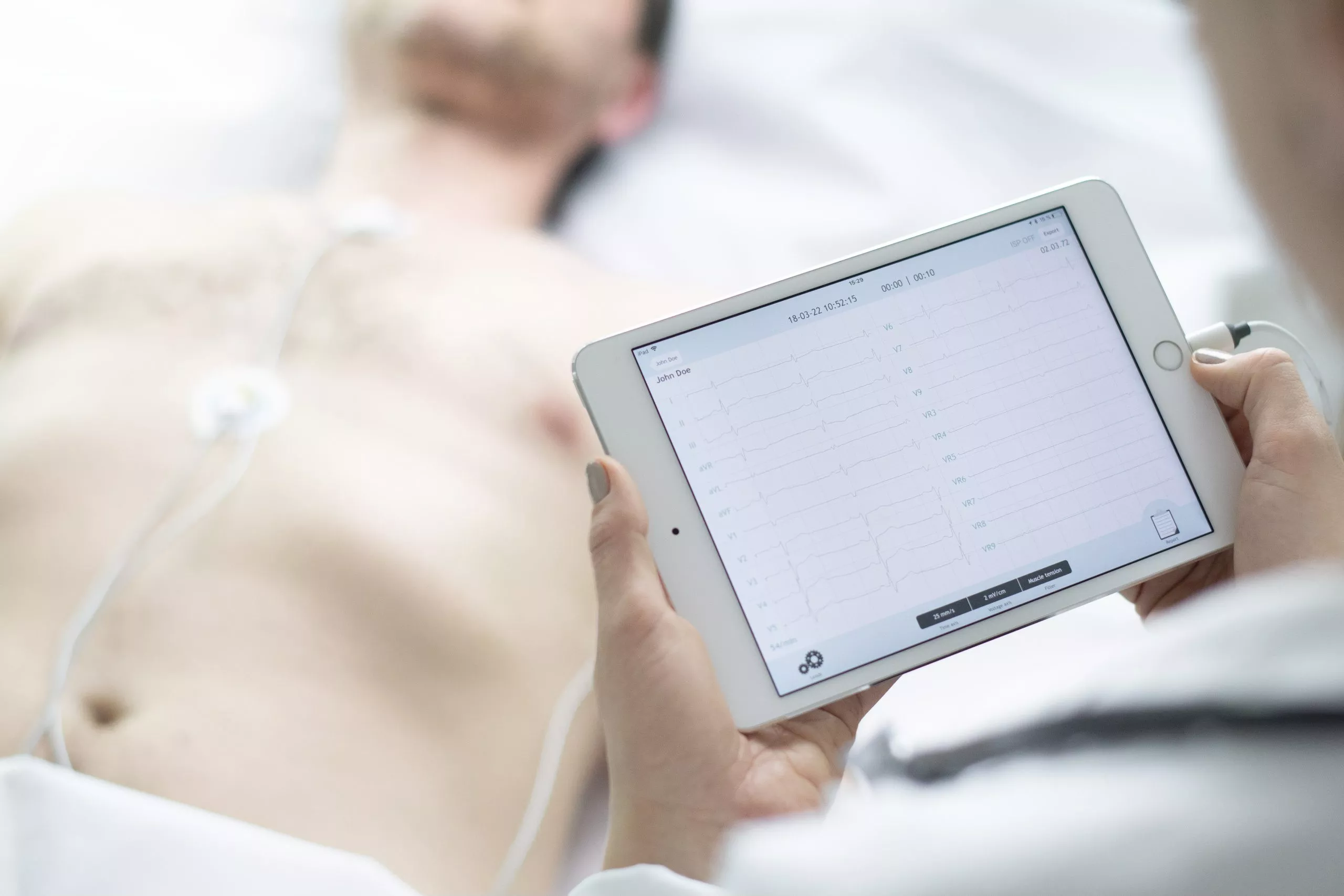 CardioSecur Pro: Professional 22-Lead Wireless ECG for Smartphones